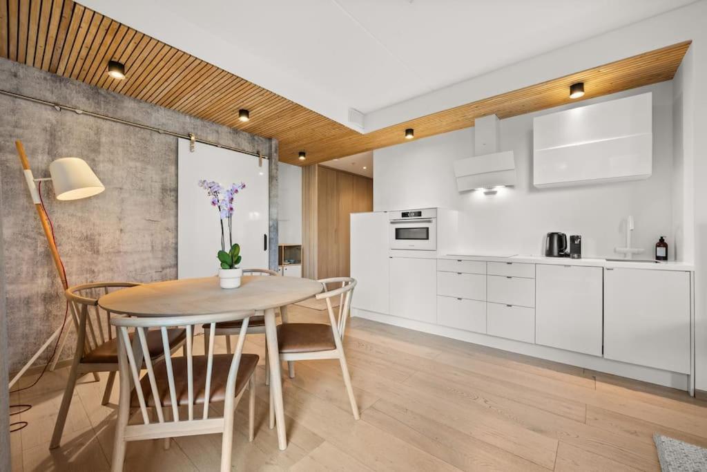 Luxury 2-Bedroom Apartment With Seaview In Oslo City Center Экстерьер фото